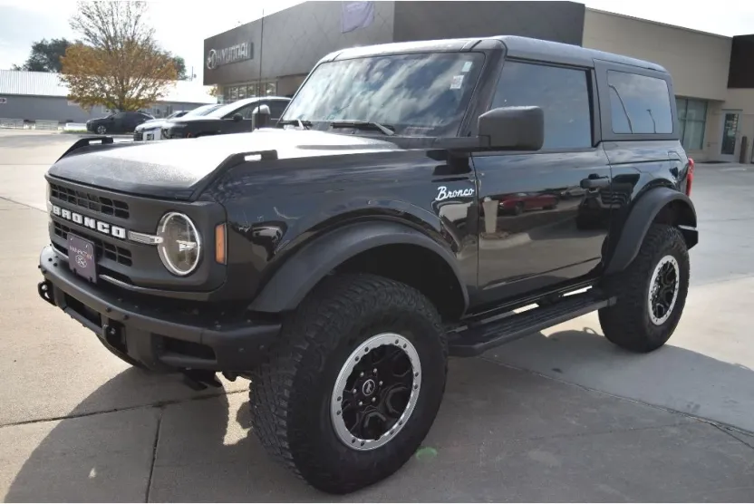 2021 Ford Bronco Black Diamond photo 1