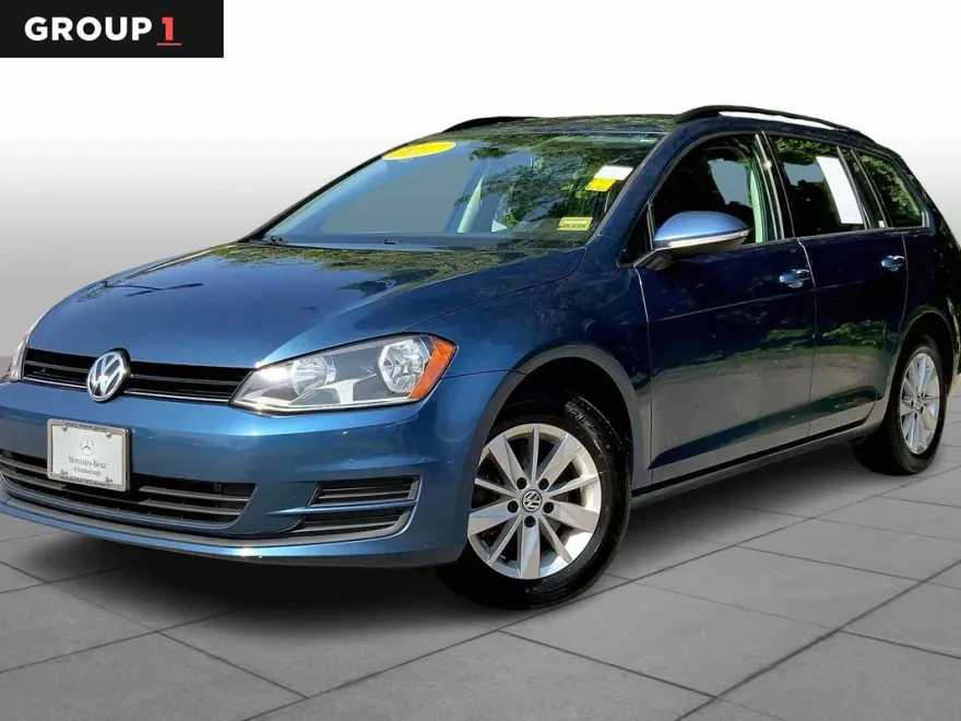 2017 Volkswagen Golf SportWagen S photo 1