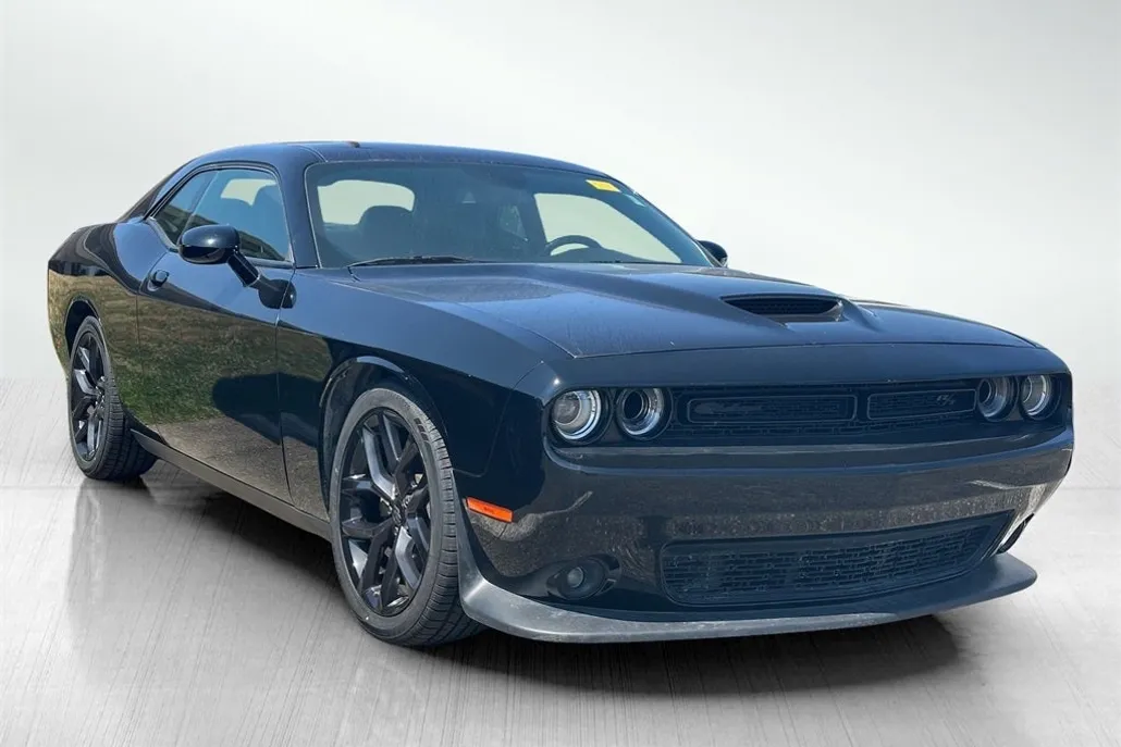 2022 Dodge Challenger R/T photo 1