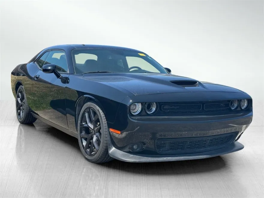 2022 Dodge Challenger R/T photo 1