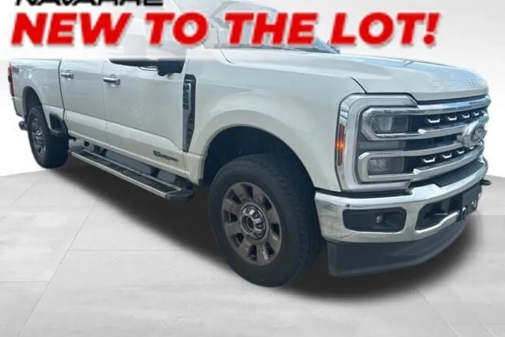 2025 Ford F-250 Lariat photo 1