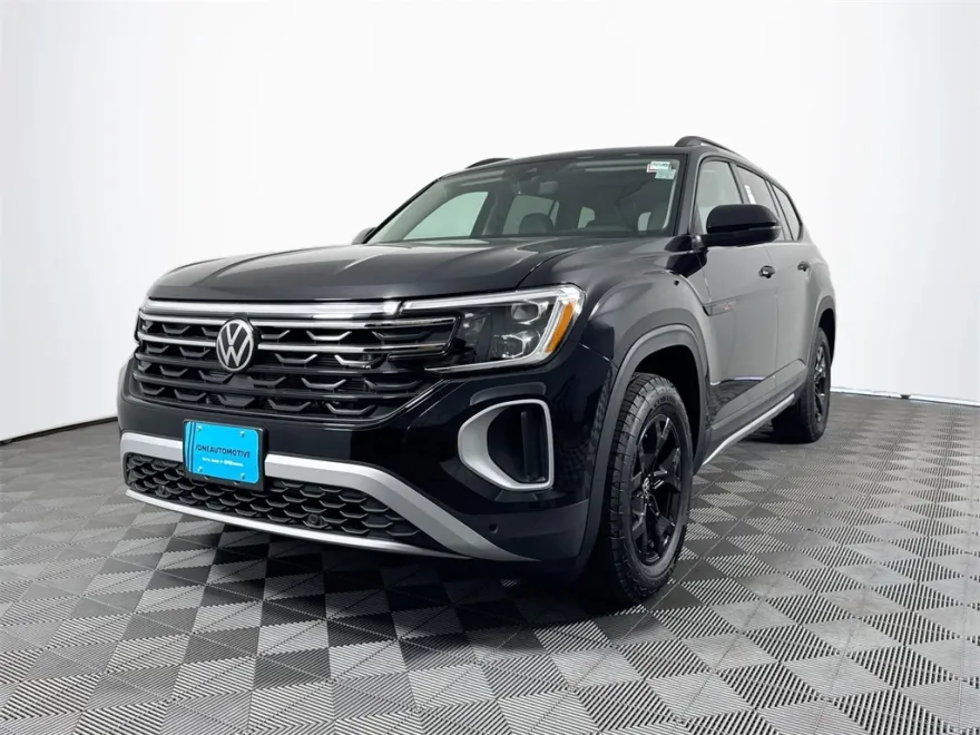 2025 Volkswagen Atlas Peak Edition SE photo 1