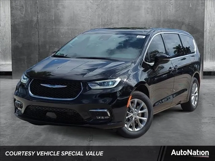 2025 Chrysler Pacifica photo 1