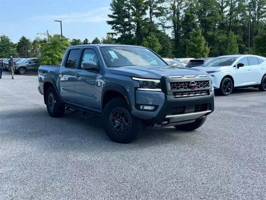 2026 Nissan Frontier PRO-4X photo 1