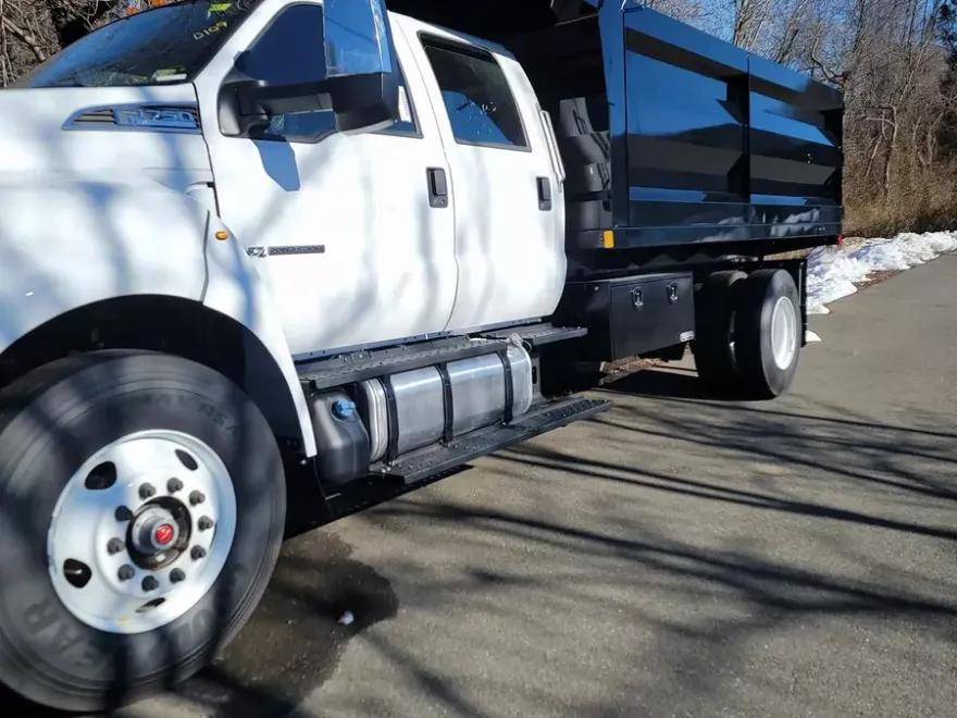 2025 Ford F-750 Base photo 1