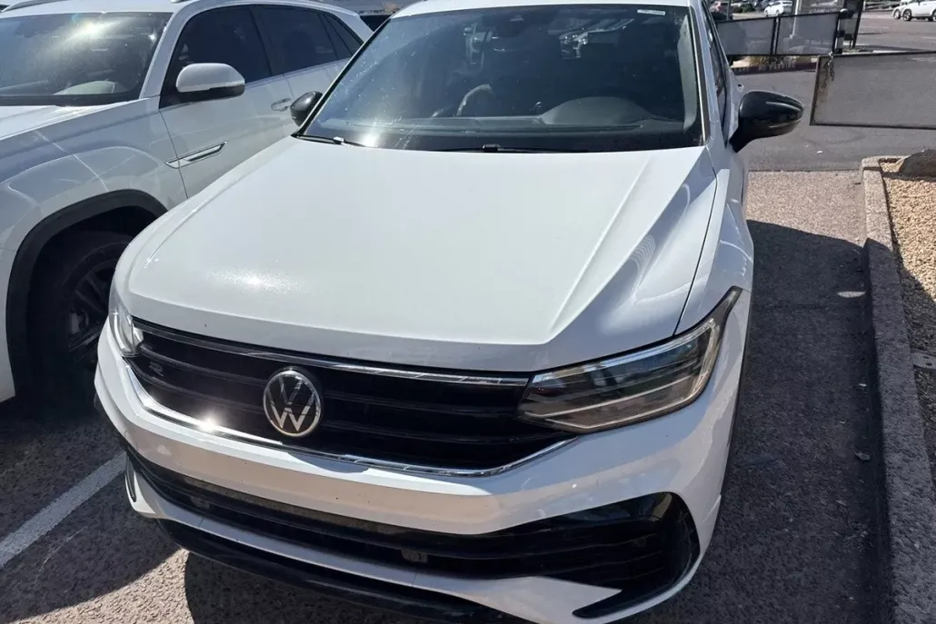 2022 Volkswagen Tiguan SE R-Line Black photo 1