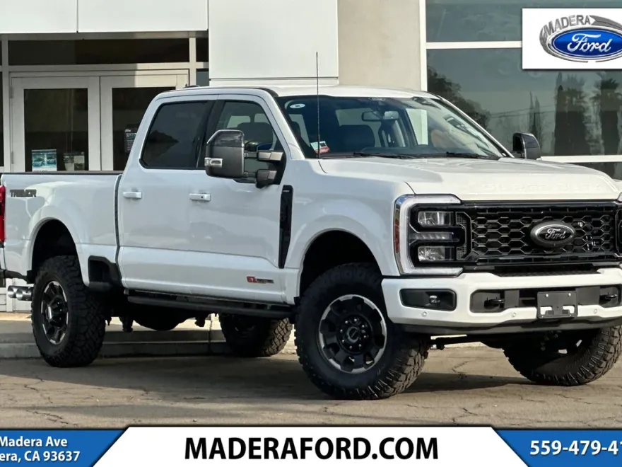 2025 Ford F-250 Lariat photo 1