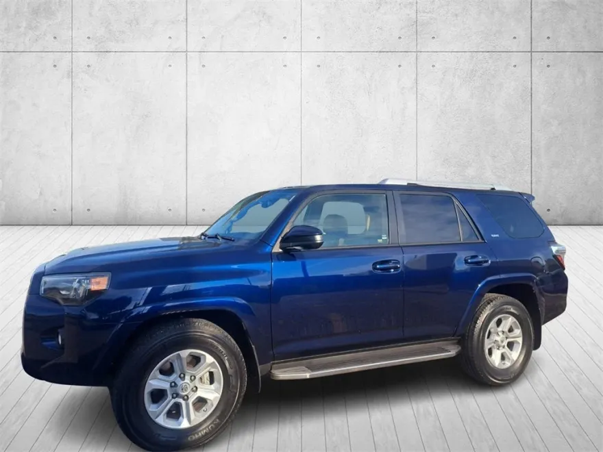 2018 Toyota 4Runner SR5 photo 1