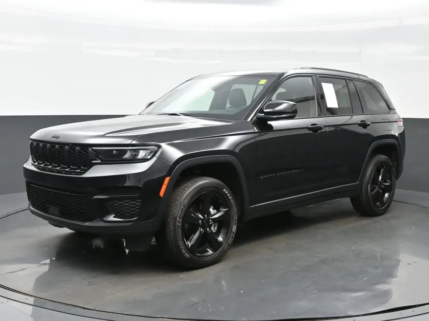 2023 Jeep Grand Cherokee Altitude photo 1