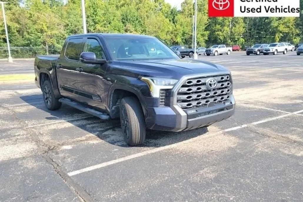 2025 Toyota Tundra Platinum photo 1