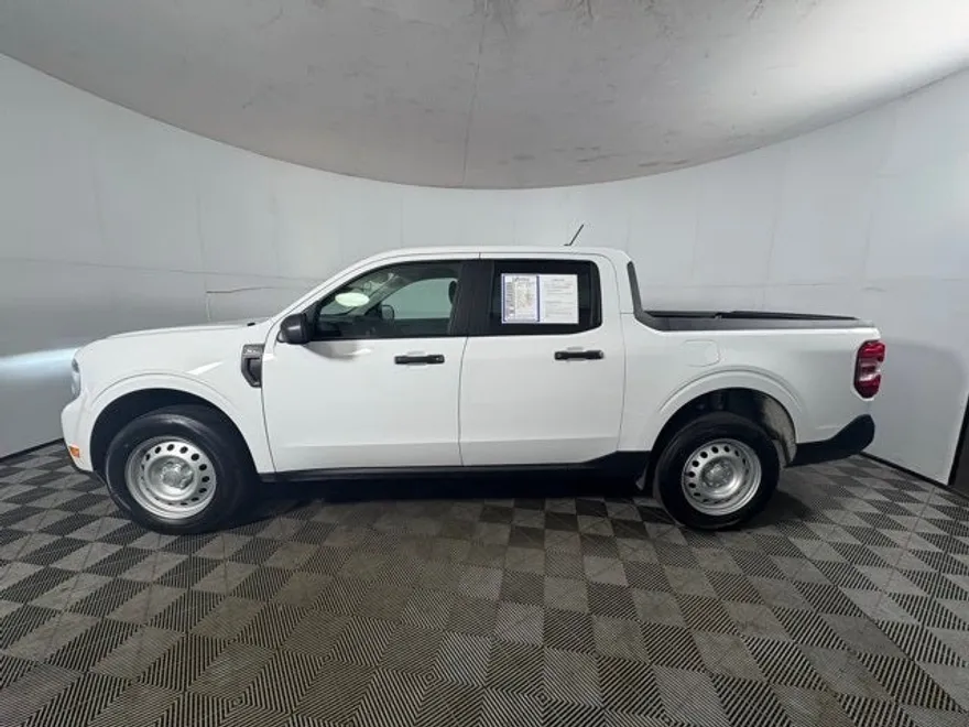 2024 Ford Maverick XL photo 1