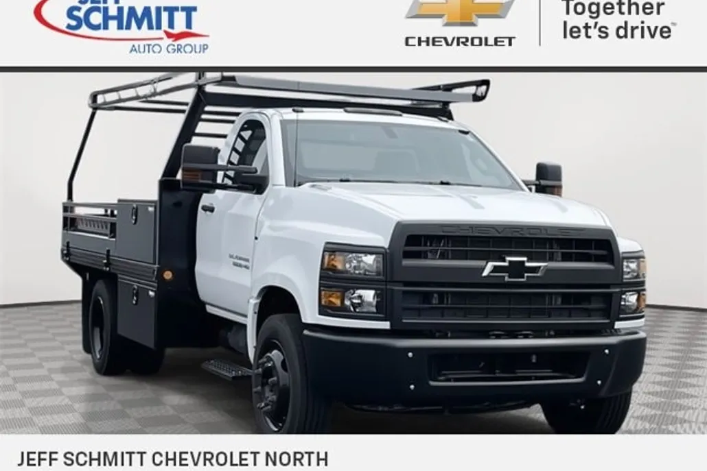 2024 Chevrolet Silverado 5500HD Work Truck photo 1