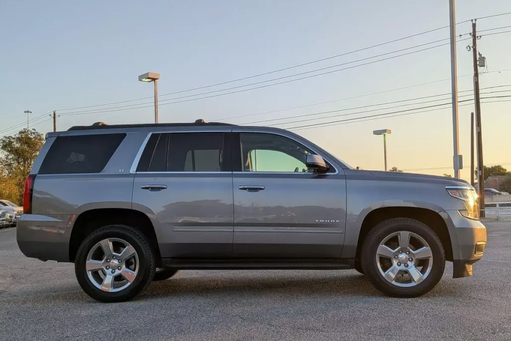 2020 Chevrolet Tahoe LT photo 1
