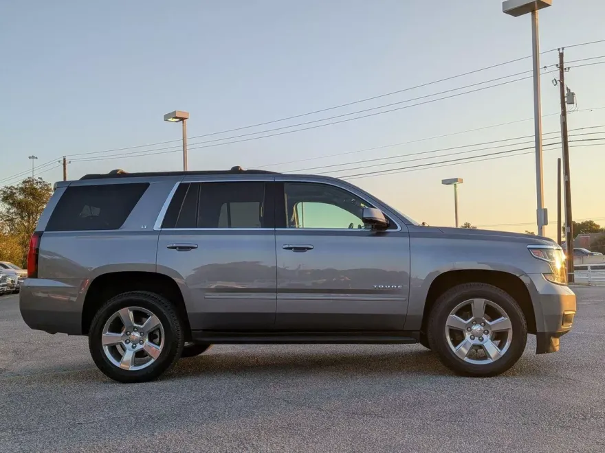 2020 Chevrolet Tahoe LT photo 1