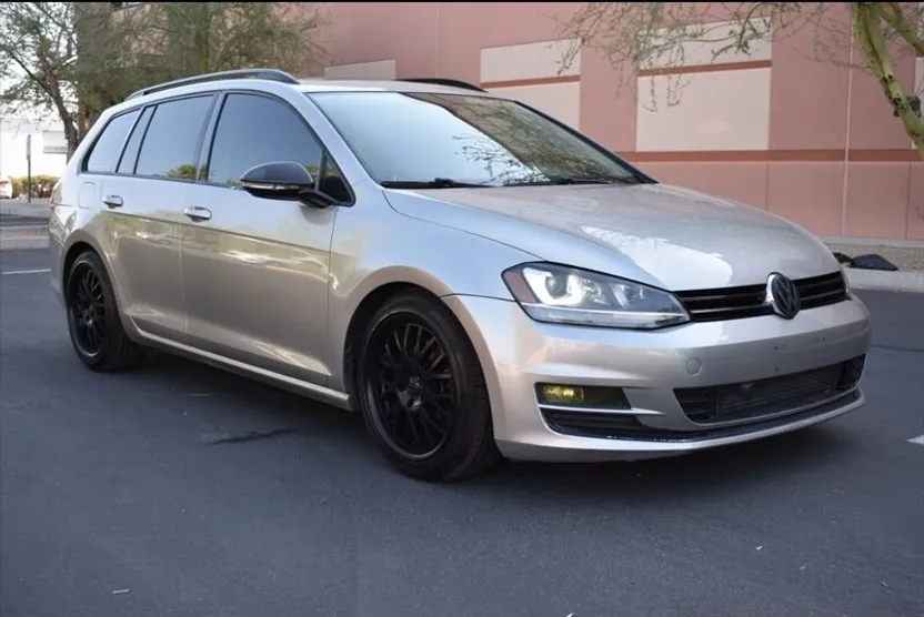 2016 Volkswagen Golf SportWagen TSI SE photo 1