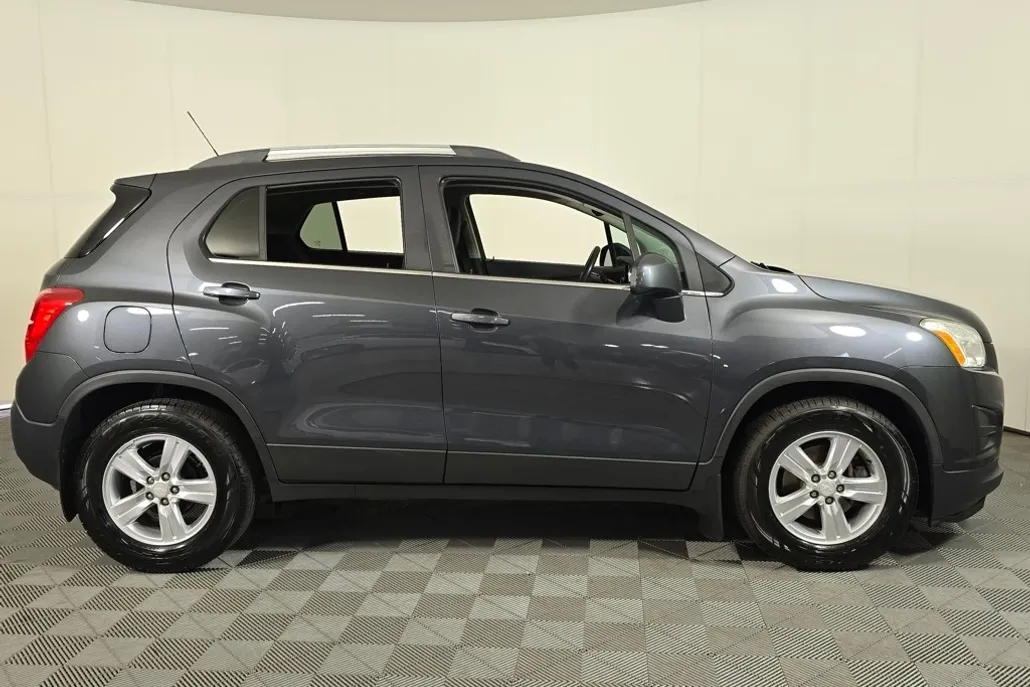 2016 Chevrolet Trax LT photo 1