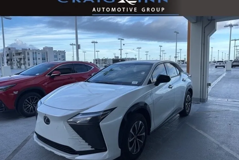 2024 Lexus RZ 300e Luxury photo 1