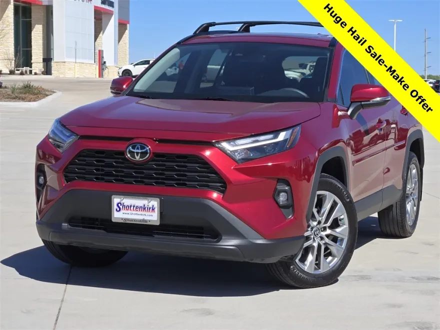 2023 Toyota RAV4 XLE Premium photo 1