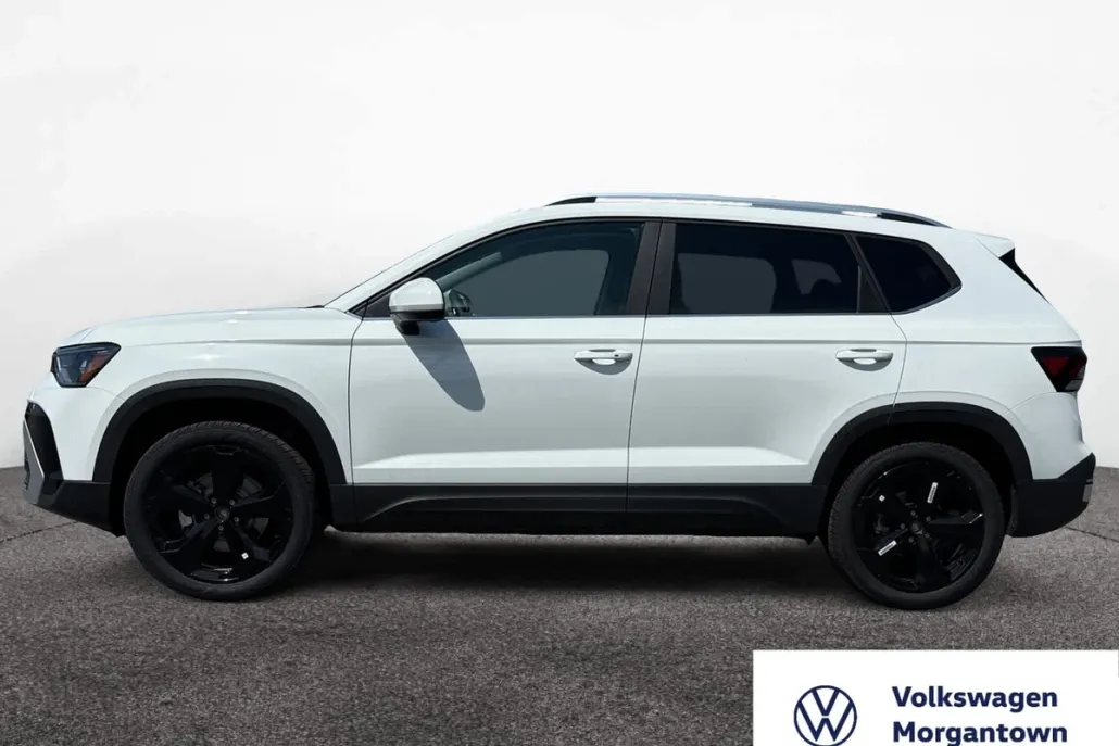 2025 Volkswagen Taos SEL photo 1