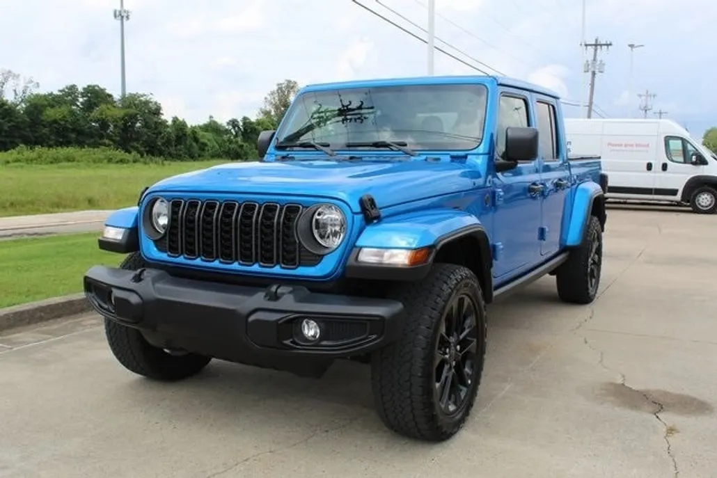 2024 Jeep Gladiator photo 1