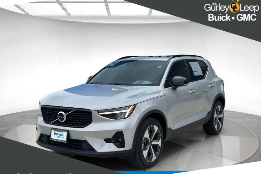 2023 Volvo XC40 Ultimate photo 1