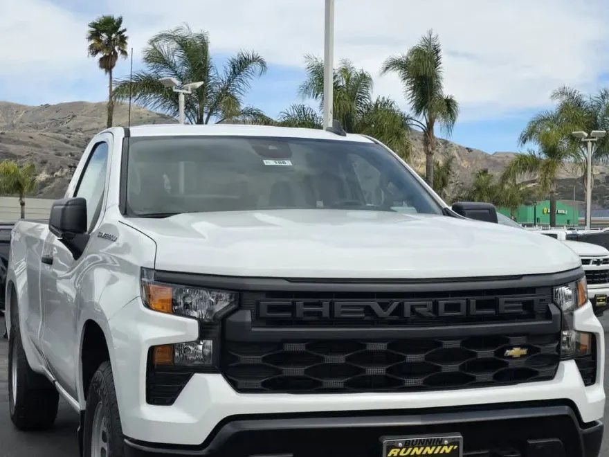 2025 Chevrolet Silverado 1500 photo 1