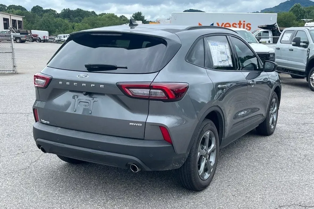 2025 Ford Escape ST-Line photo 1