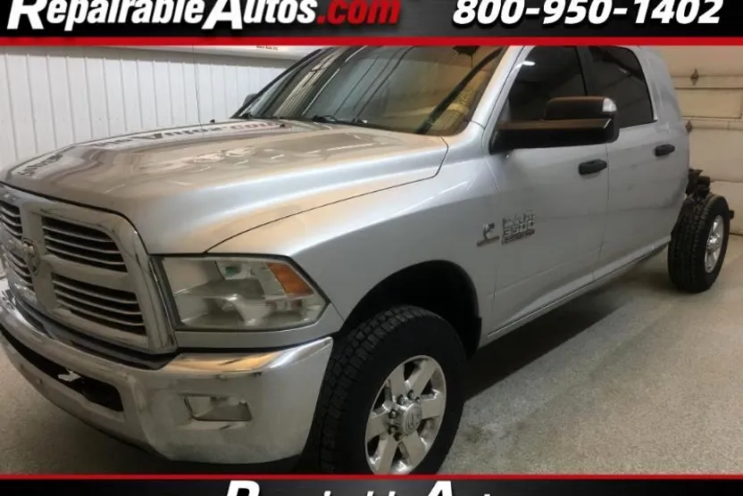 2015 Ram 3500 SLT photo 1