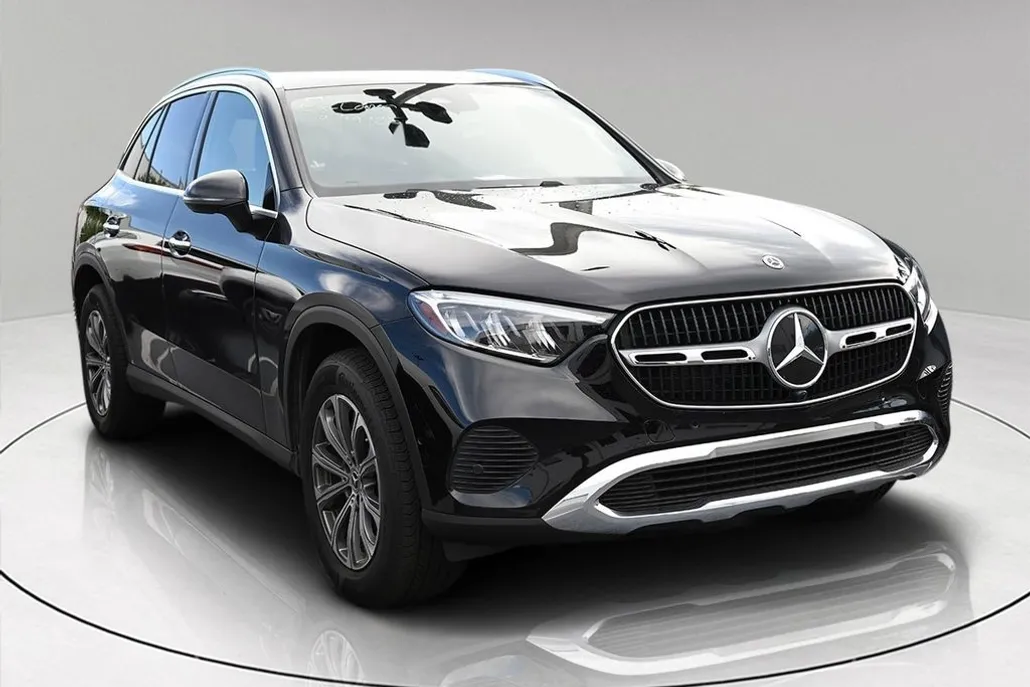 2025 Mercedes Benz GLC 300 photo 1