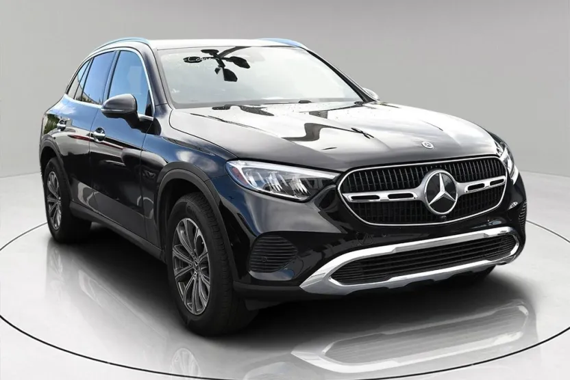 2025 Mercedes Benz GLC 300 photo 1