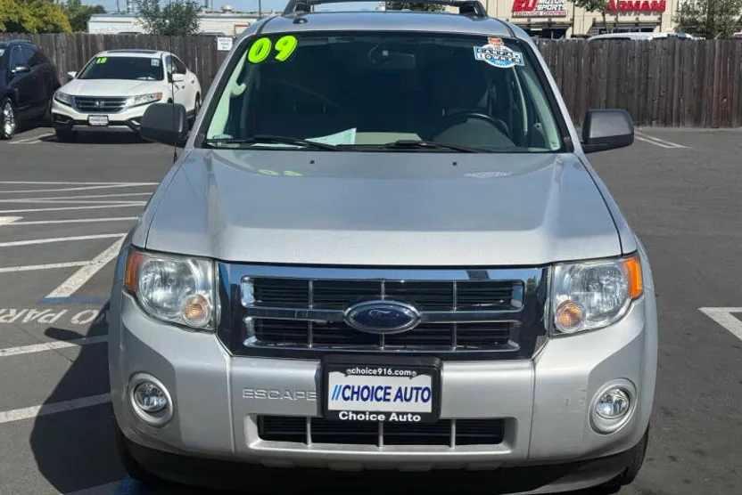 2009 Ford Escape XLT photo 1