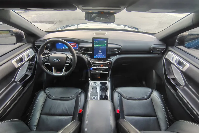 2021 Ford Explorer ST photo 1