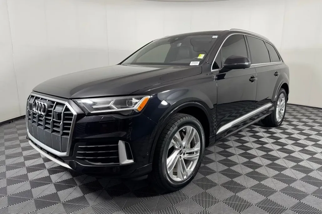 2021 Audi Q7 45 Premium Plus photo 1