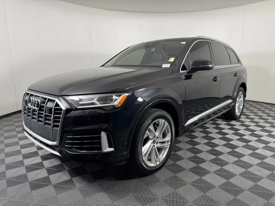 2021 Audi Q7 45 Premium Plus photo 1