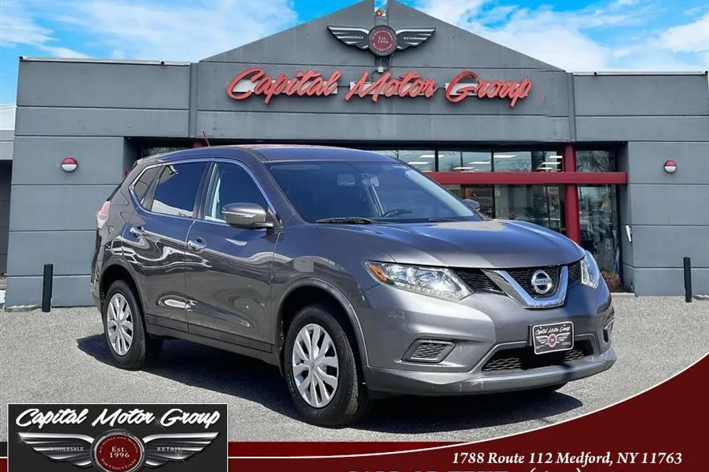 2015 Nissan Rogue SV photo 1