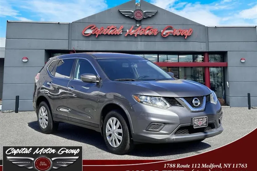 2015 Nissan Rogue SV photo 1
