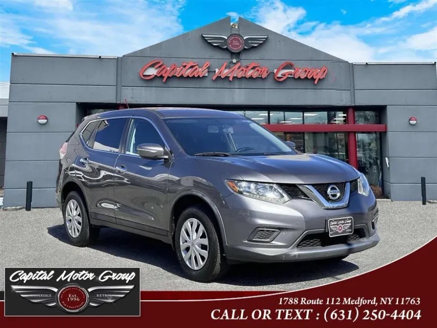 2015 Nissan Rogue SV photo 1