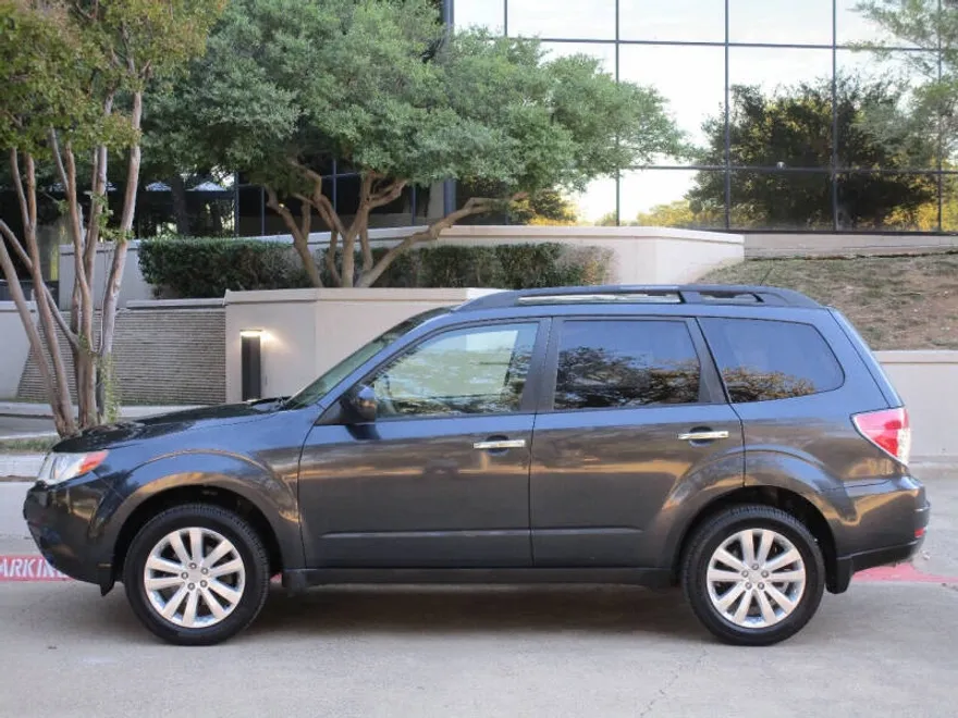 2012 Subaru Forester 2.5X Premium photo 1