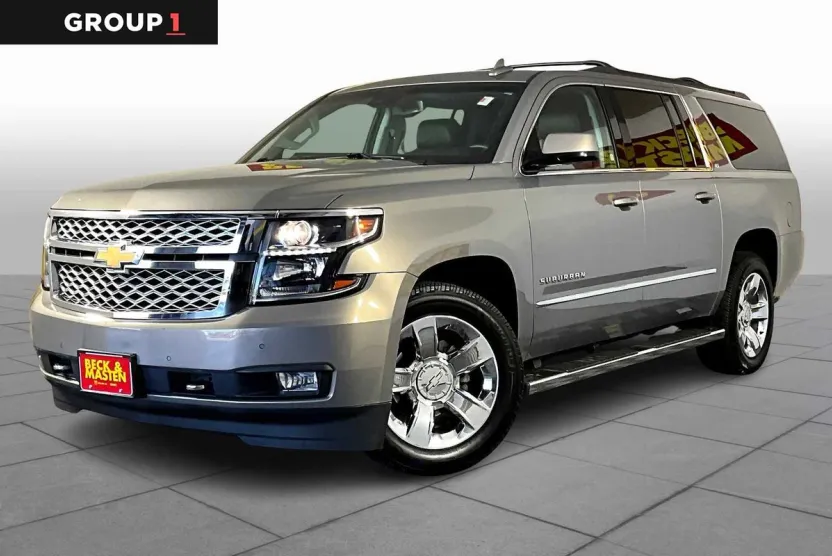 2018 Chevrolet Suburban LT photo 1