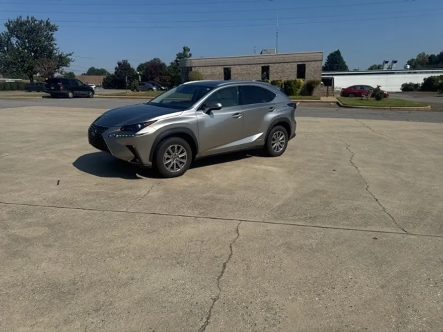 2021 Lexus NX 300h photo 1