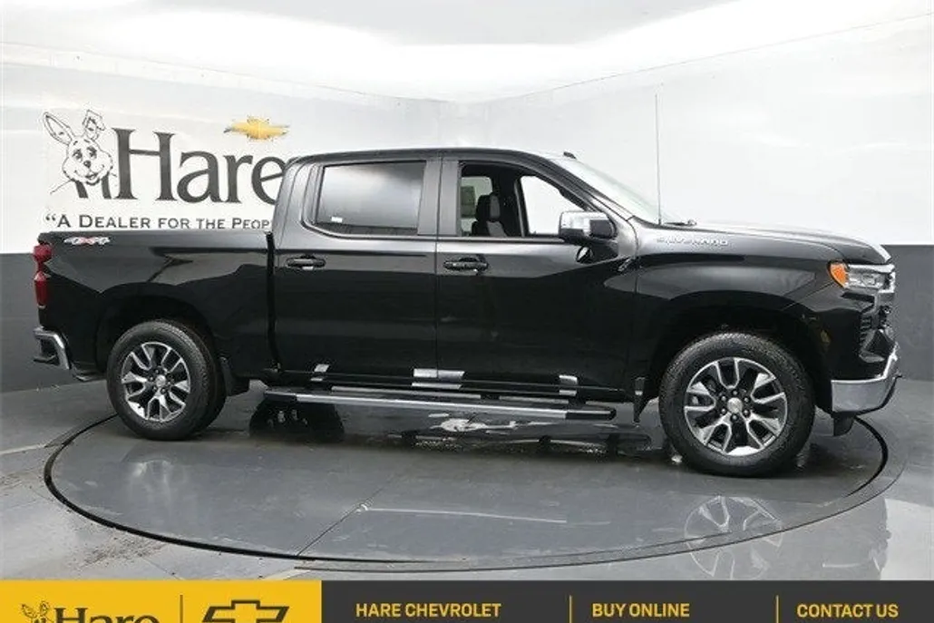 2025 Chevrolet Silverado 1500 LT photo 1