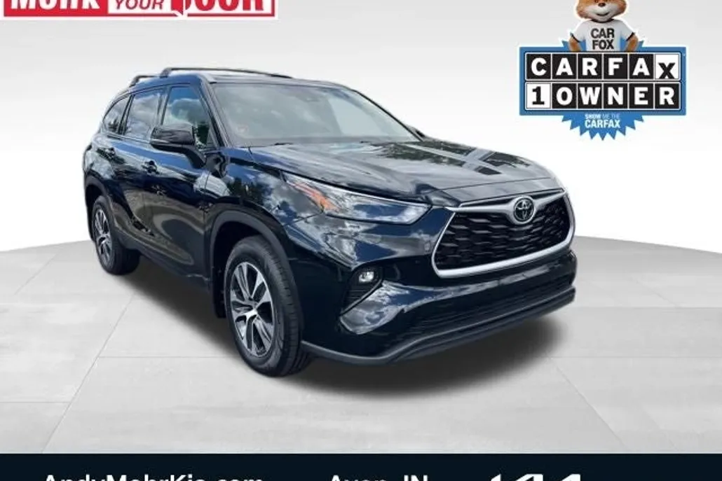 2022 Toyota Highlander XLE photo 1