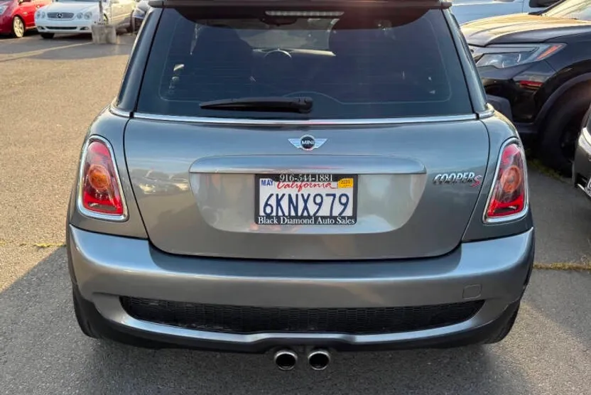 2009 Mini Cooper S 2 Door photo 1