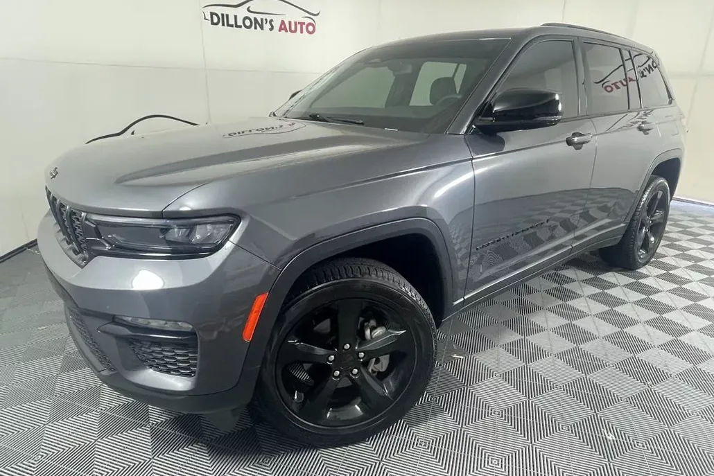 2024 Jeep Grand Cherokee Limited photo 1
