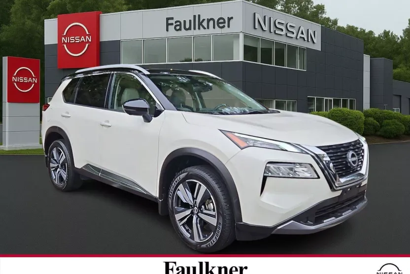 2023 Nissan Rogue SL photo 1
