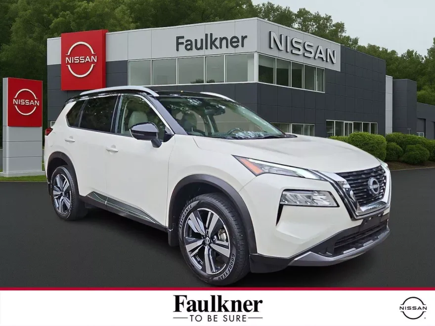 2023 Nissan Rogue SL photo 1