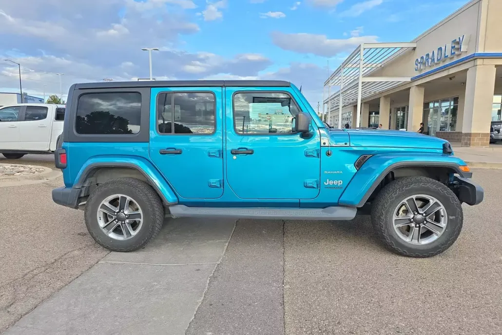 2019 Jeep Wrangler Unlimited Sahara photo 1