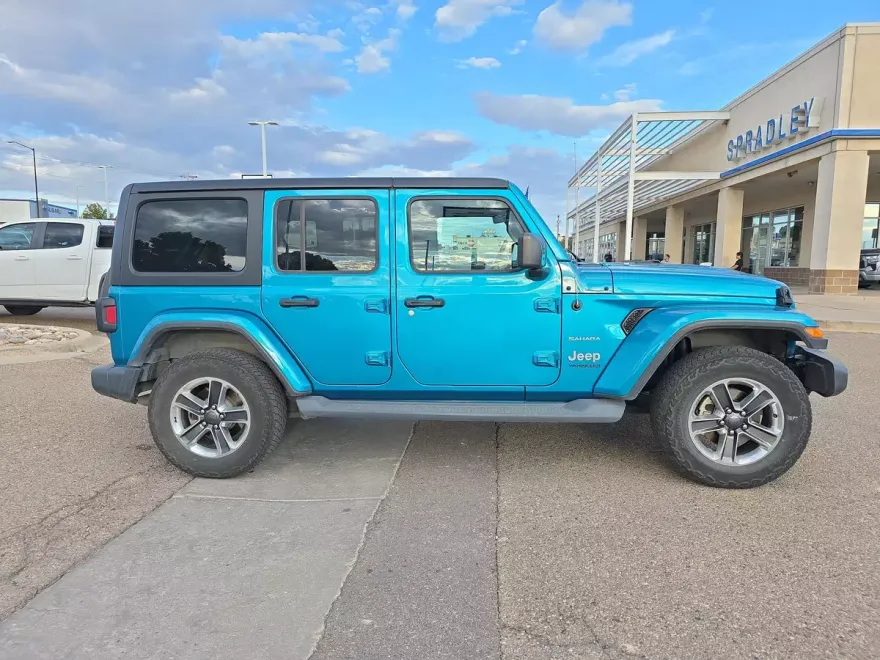 2019 Jeep Wrangler Unlimited Sahara photo 1