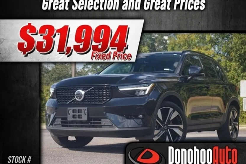 2025 Volvo XC40 Plus photo 1