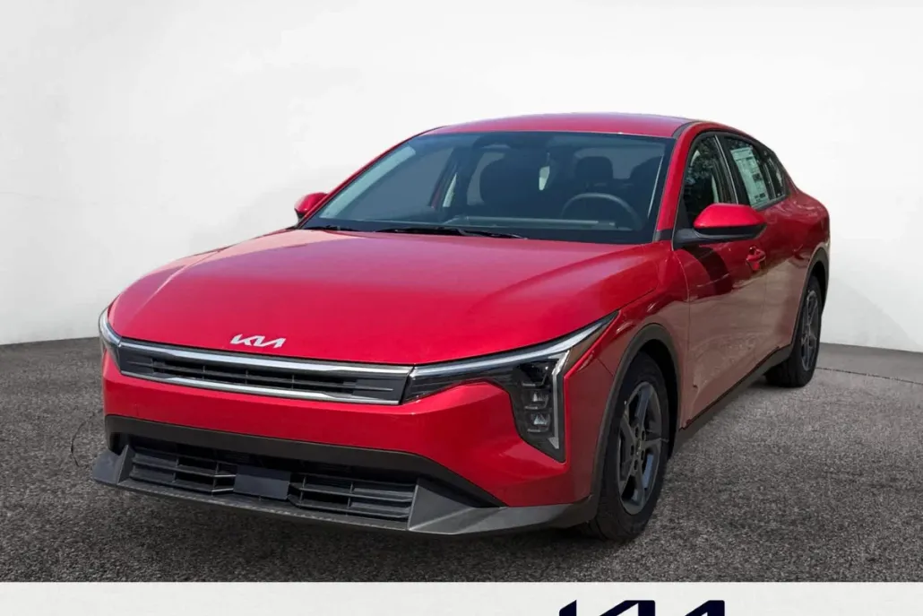 2025 Kia K4 LXS photo 1